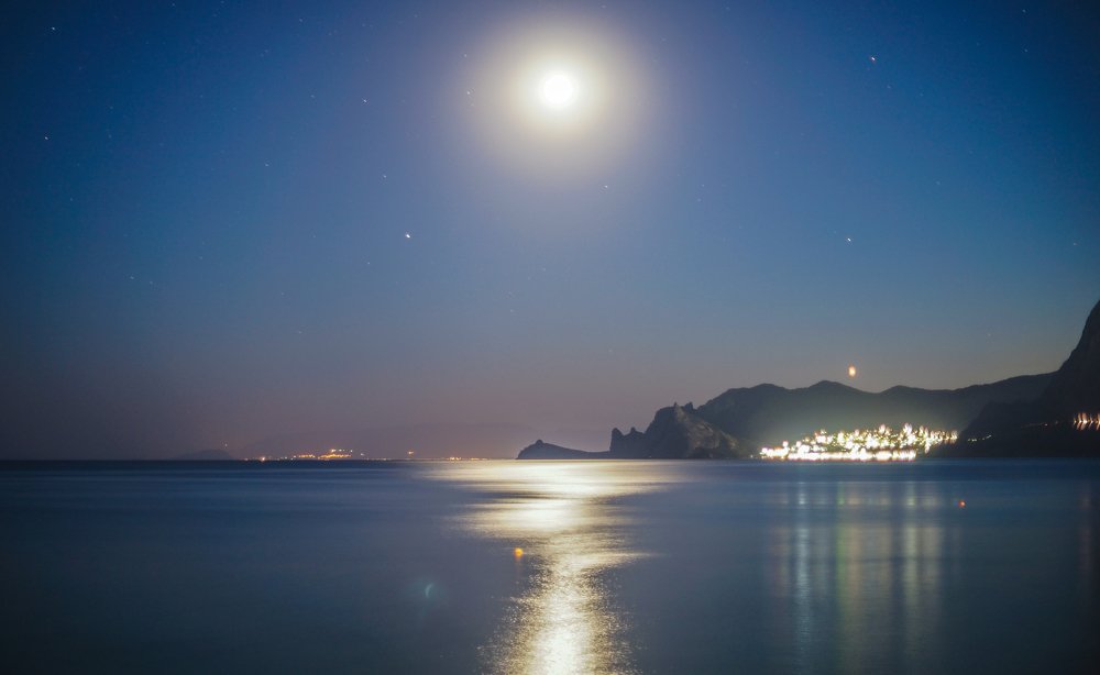 Судак...Вечер...Луна...