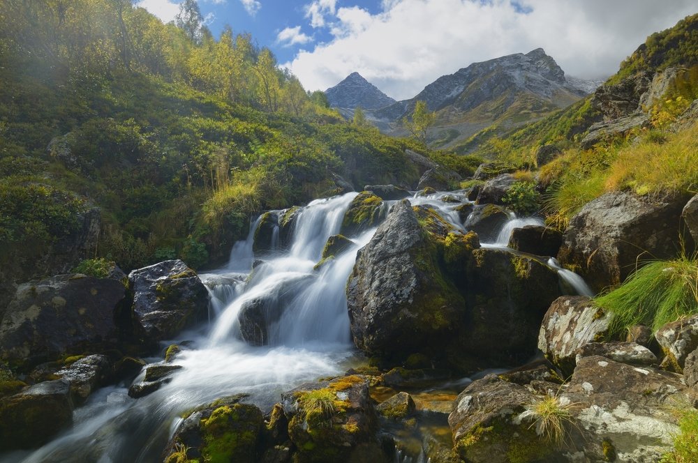 В горах Архыза,