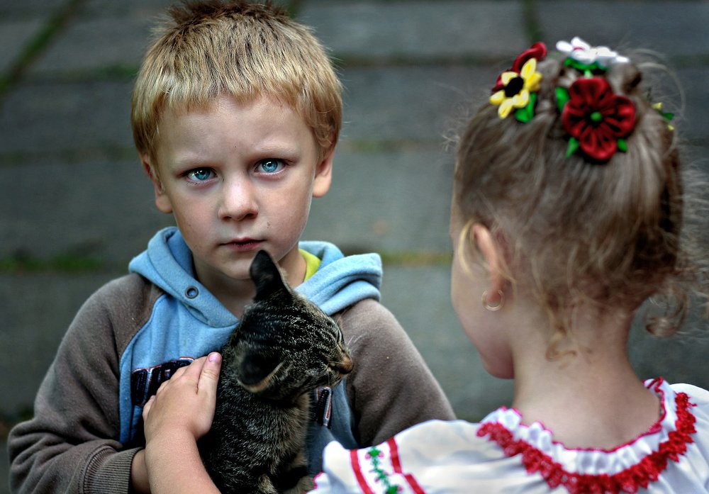 Мальчик с котом