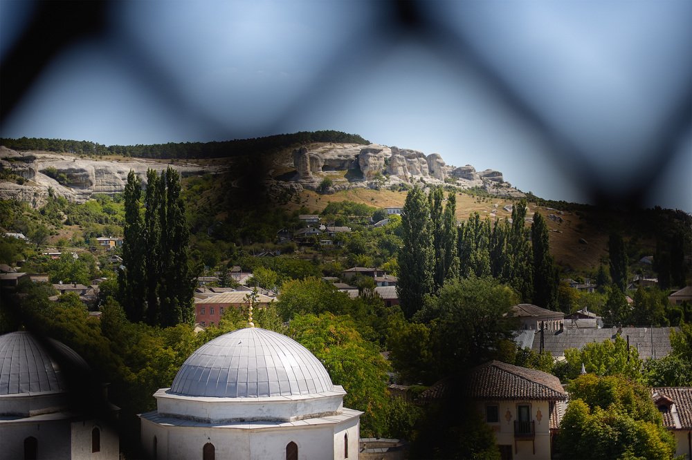 Бахчисарай. Вид с соколиной башни на горы