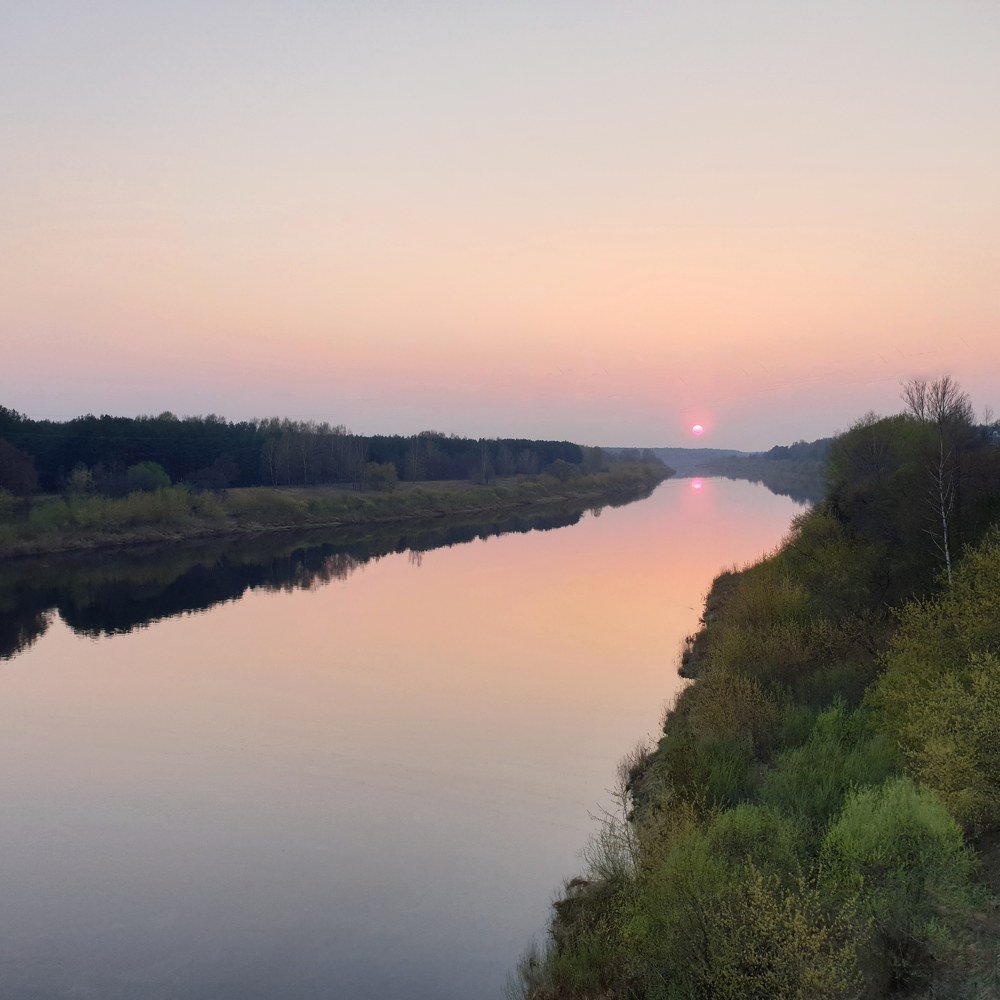Закат над рекой