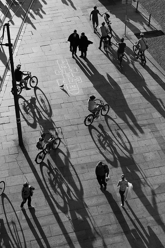People bikes & dove - shadows