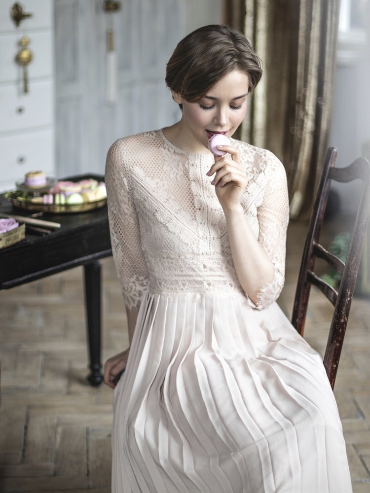 Girl with macaroons