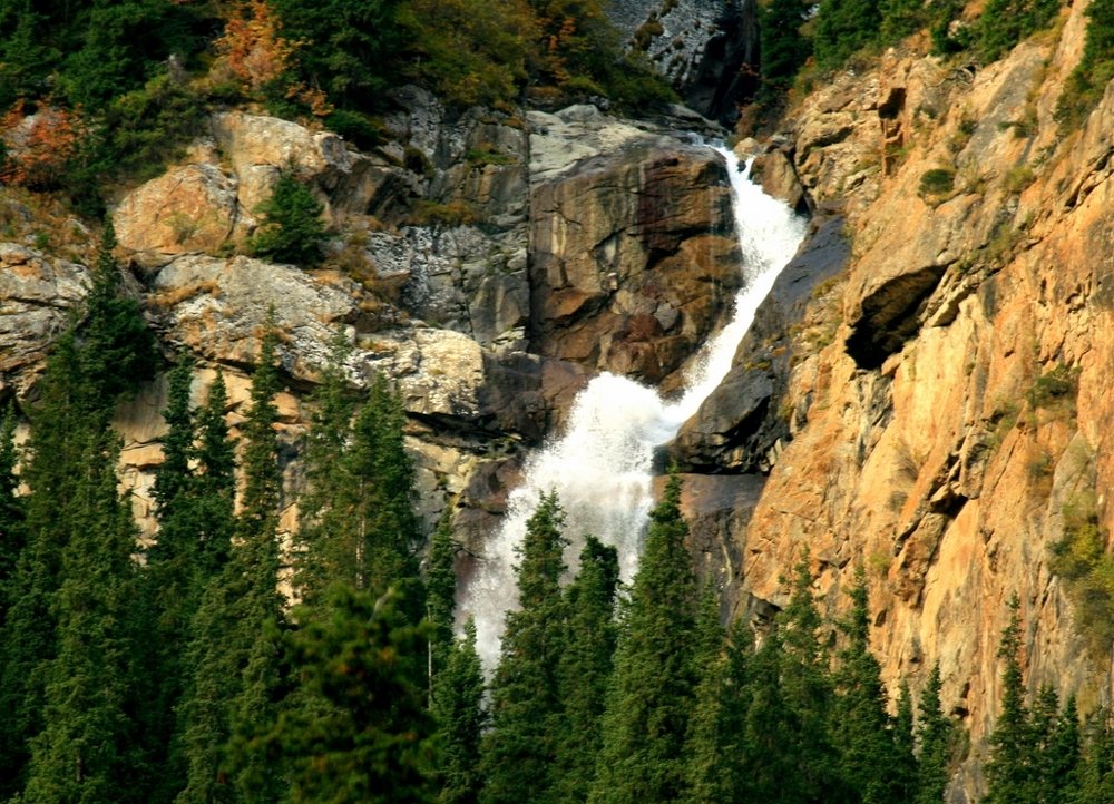 Киргизия. Водопад
