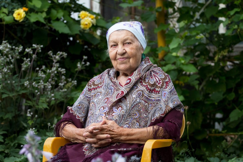 Наши годы как птицы летят