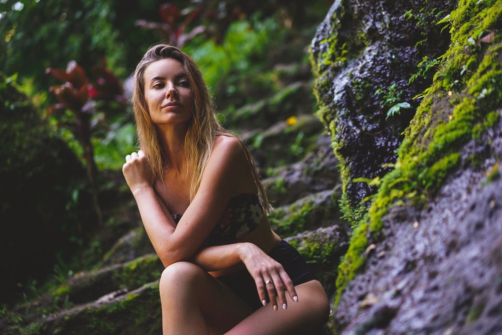 На ступенях