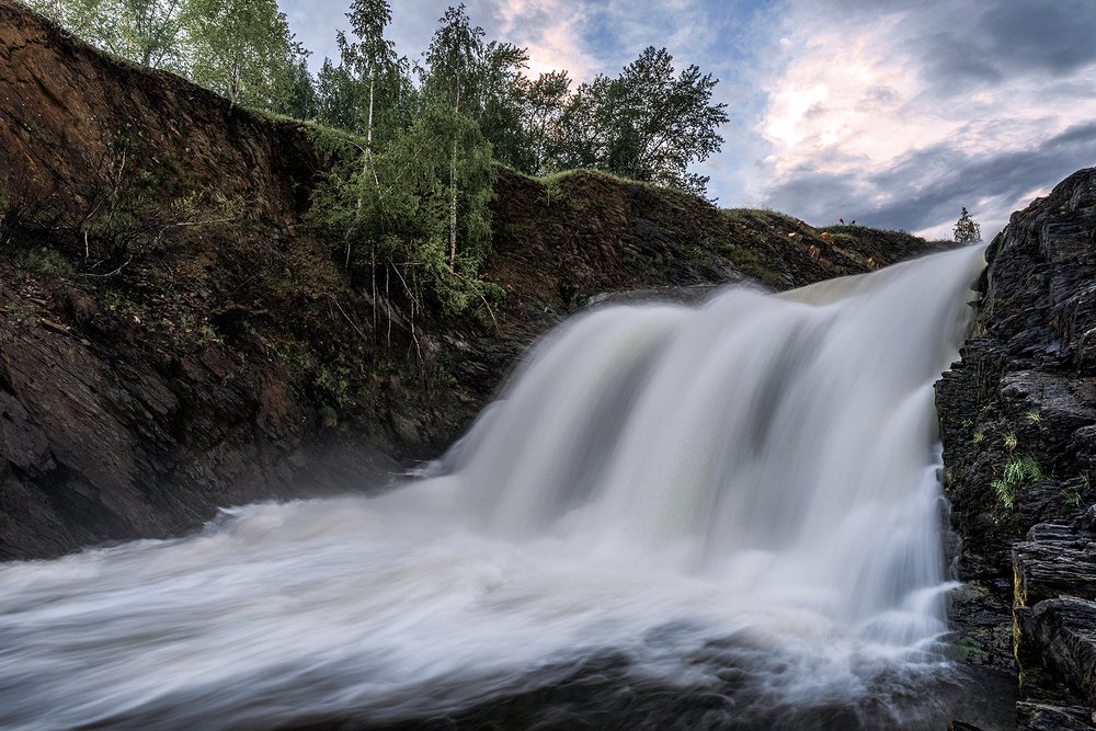Водопад в посёлке Висимо-Уткинск