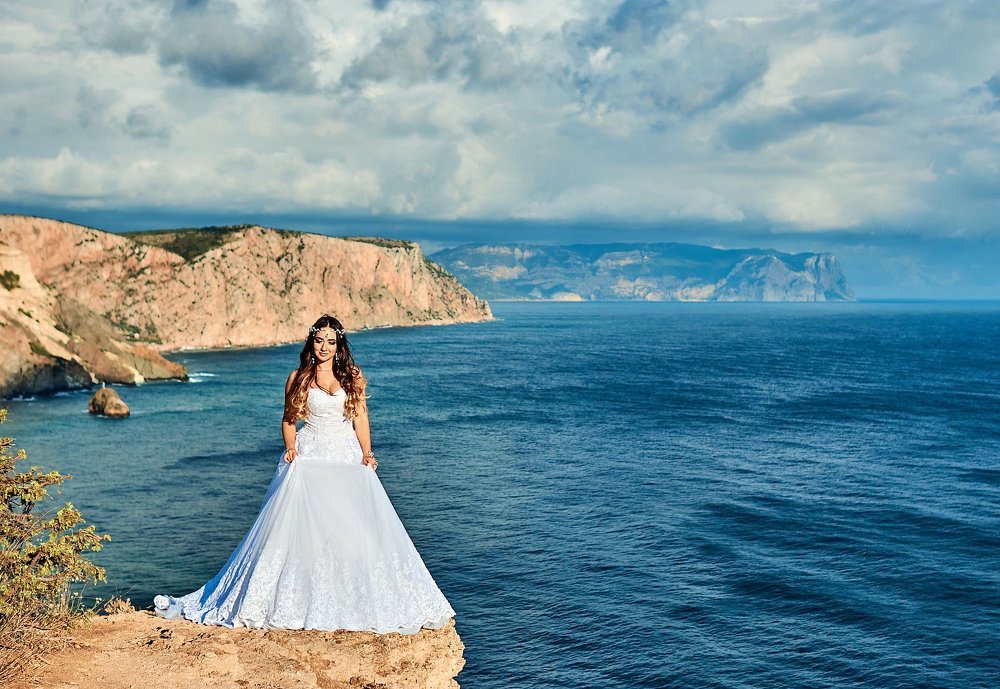 Над морским пейзажем