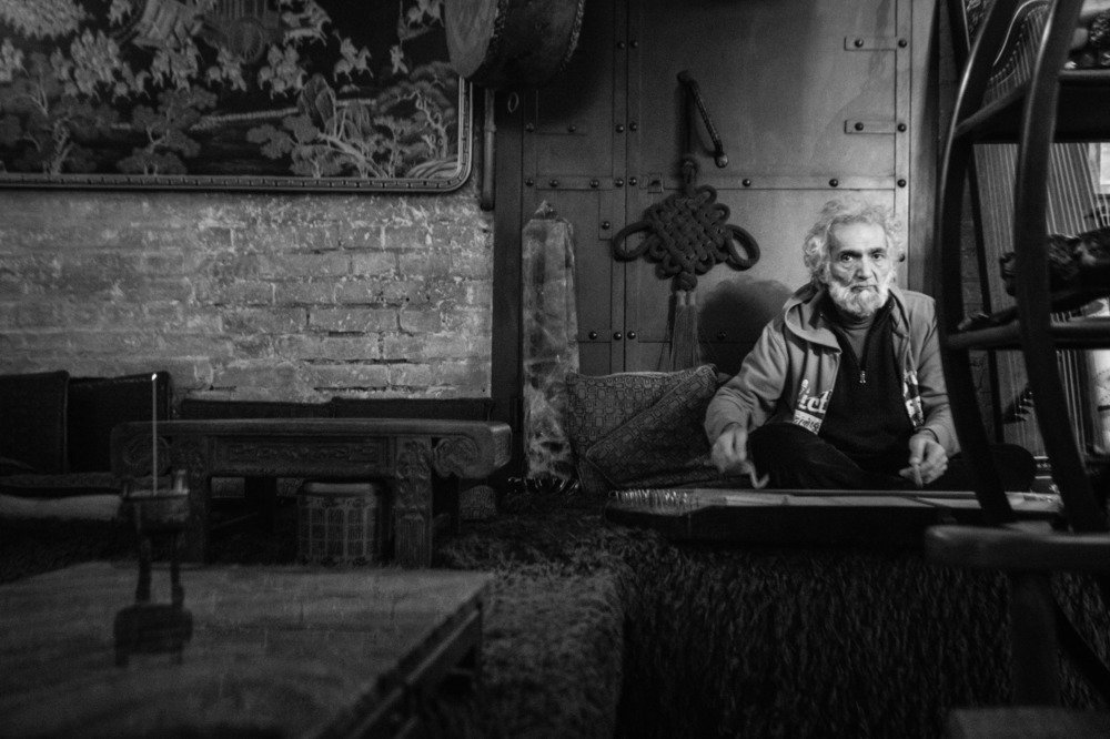 Местный музыкант