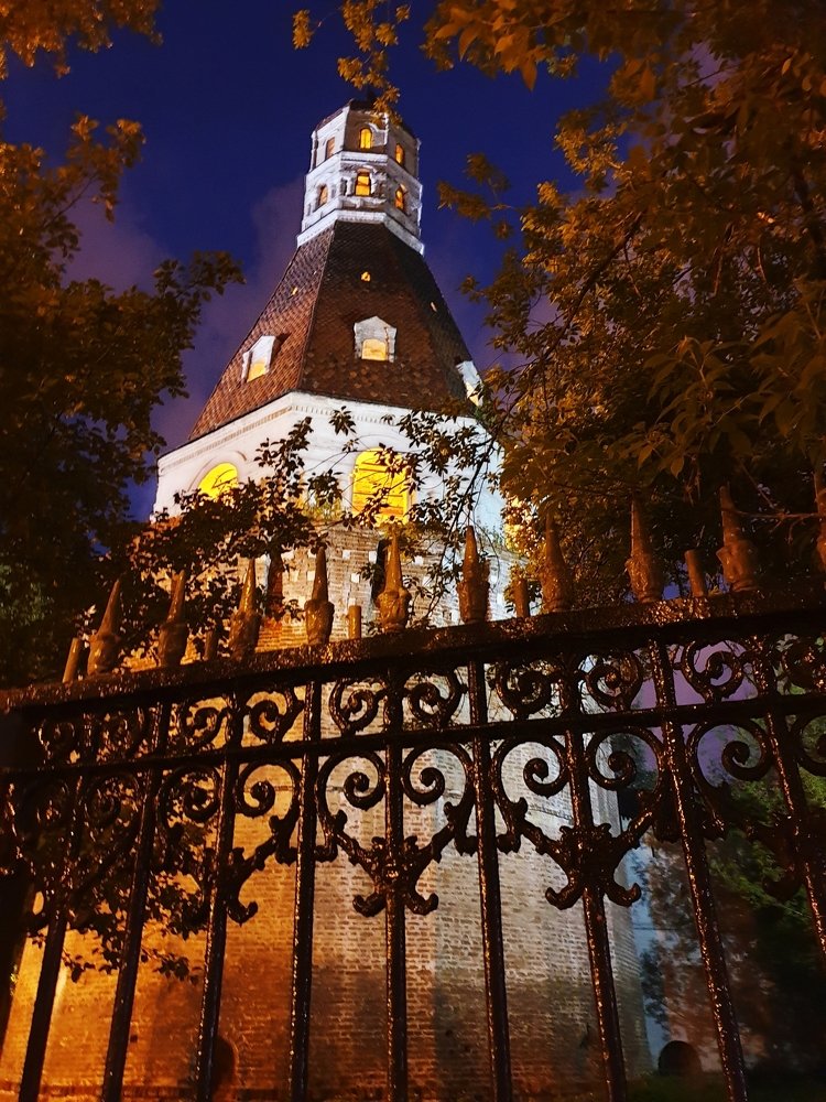 Храм в ночи