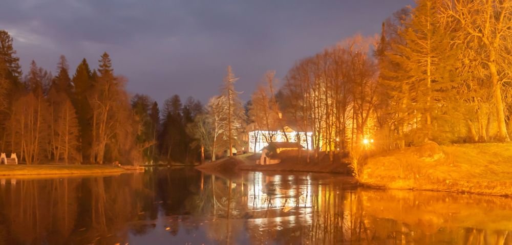 Manor lights in lake