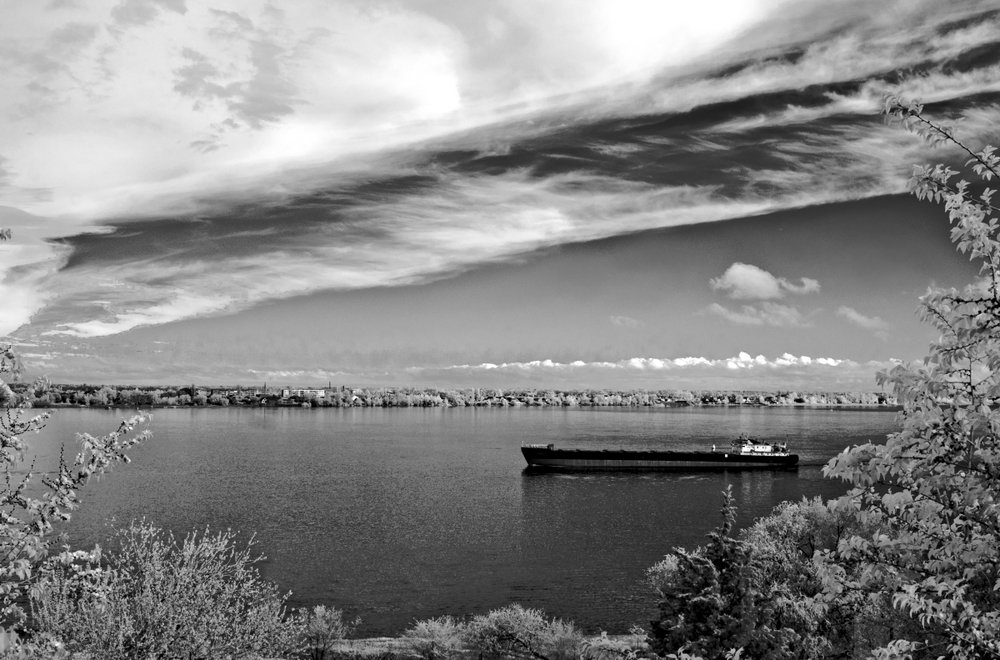 Волга река...