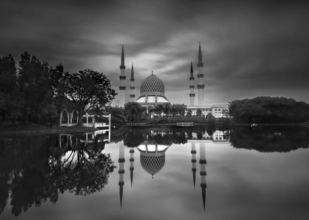 Sultan Salahuddin Abdul Aziz Mosque