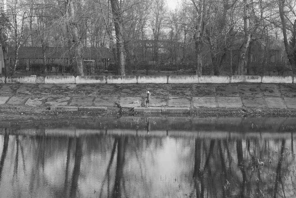 Девочка со щенком