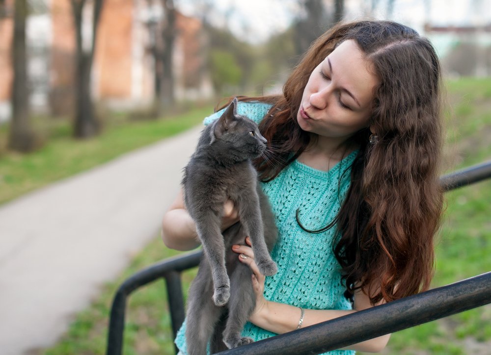 Маша и кошка