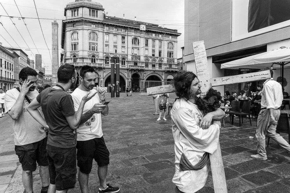 Collecting autographs for church campaign