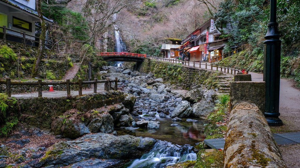 Minoo watefall (different angle)
