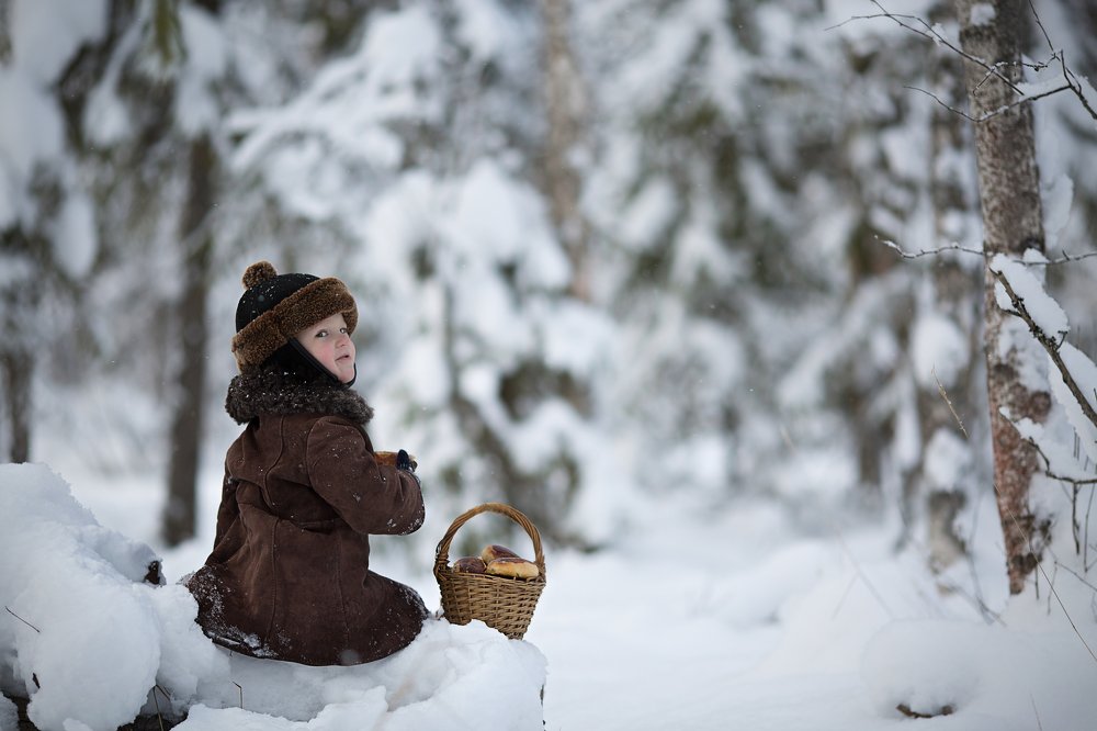 К бабушке через лес с пирожками