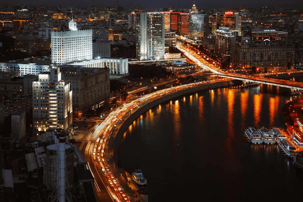 Краснопресненская набережная Москвы