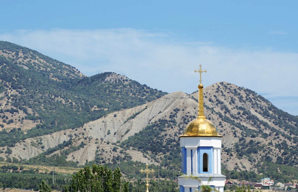 Колокольня Свято-Покровского храма. г.Судак.