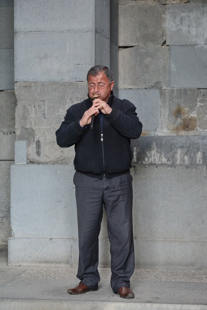 Армения, Гарни. Игра на дудуке.