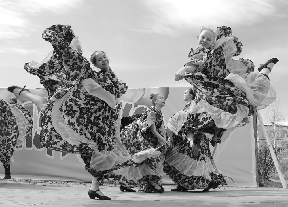 Плясуньи.