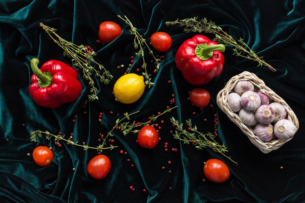 Contrasting colours in a food photography