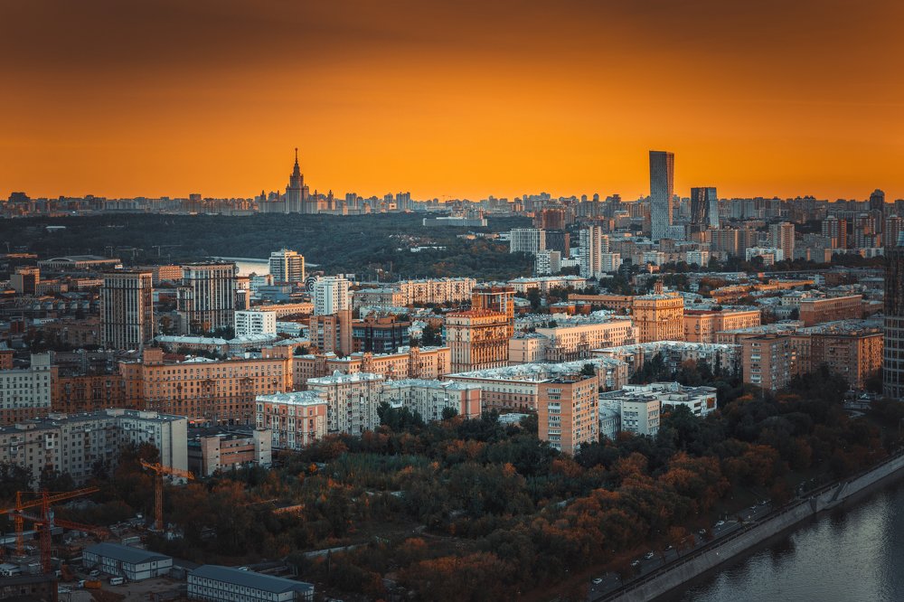 Время оранжевого заката.