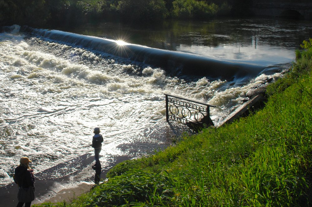 Солнце блещет на воде
