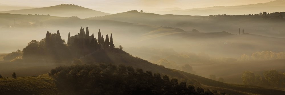 Вилла Подере Бельведере в долине Валь д'Орча. Италия.