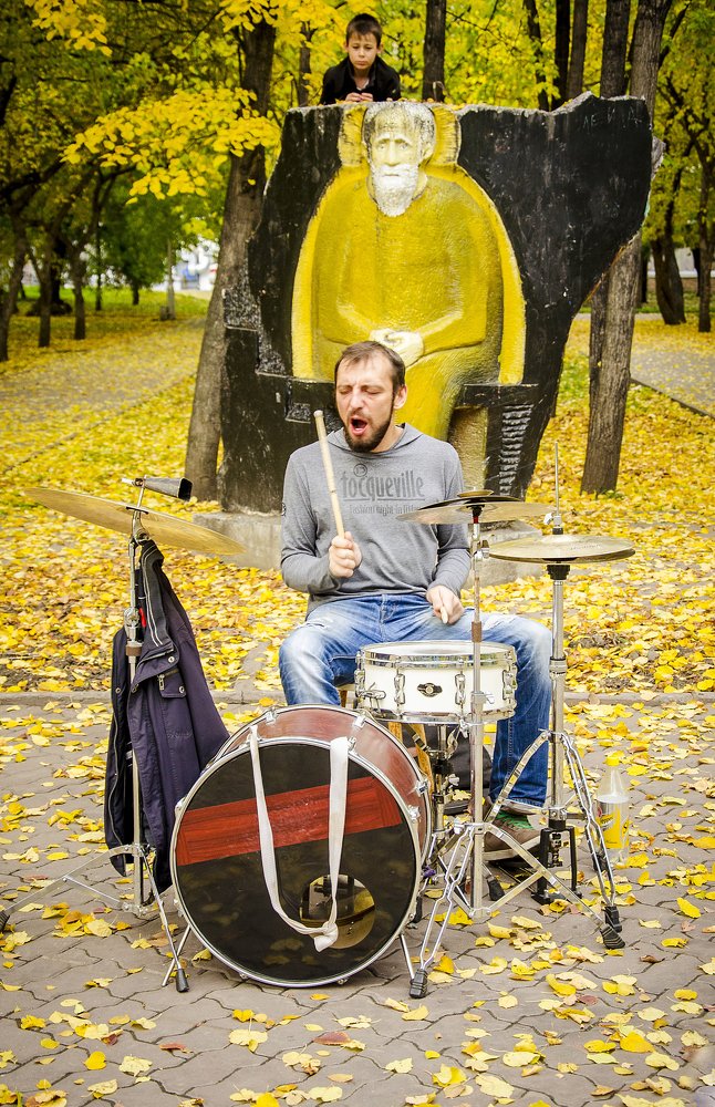 Музыкант и поклонники