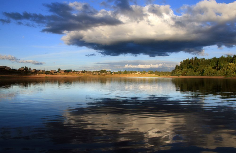 Между небом и водой..