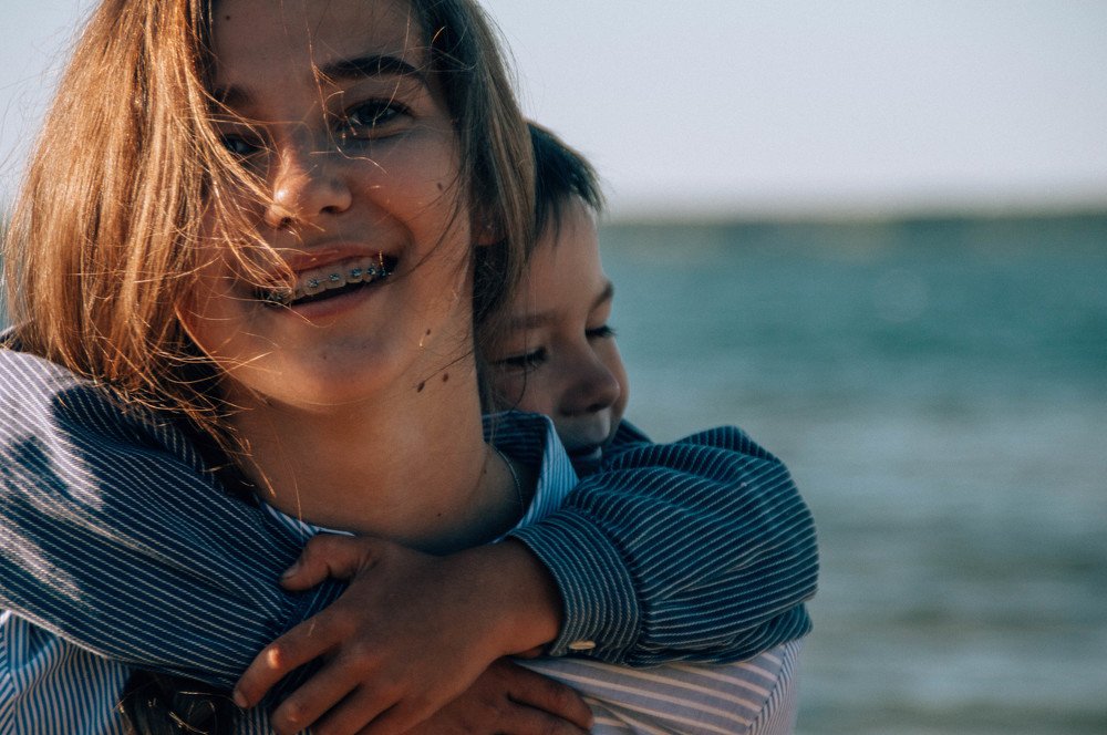 Любовь младшего.