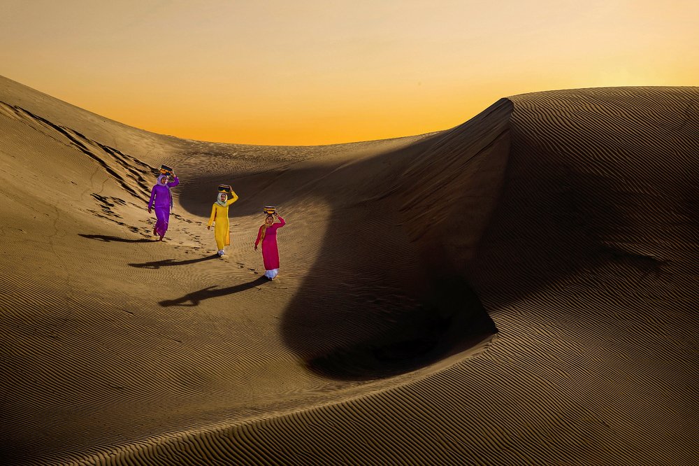 Crossing the sands hill