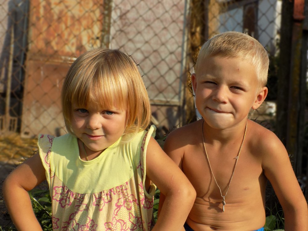 Мы с сестренкой вдвоем