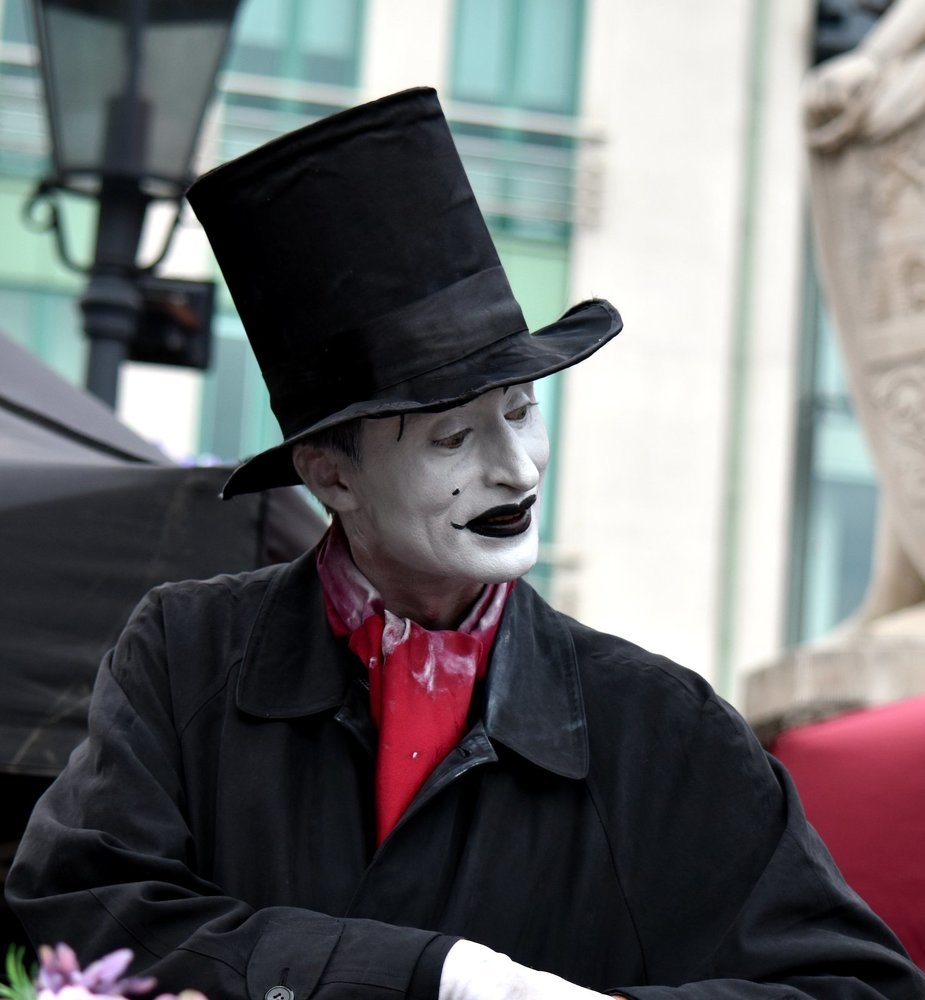 I can see everything from above! / Мне сверху видно все!