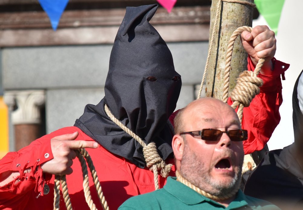 Do not choke me, do not choke!!! / Не душите меня, не душите!!!