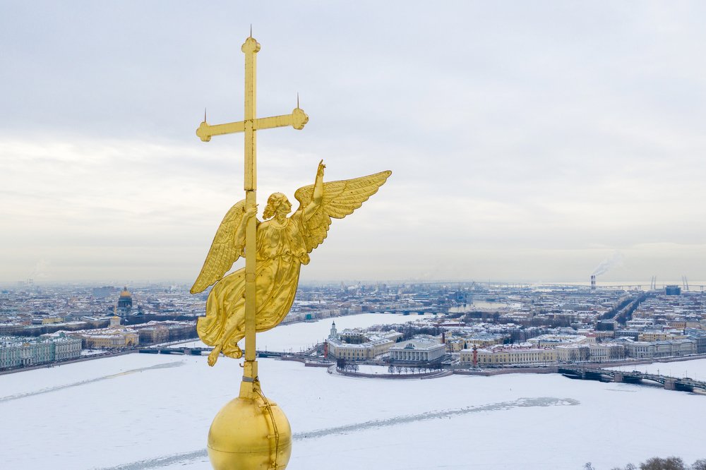 Ангел над городом