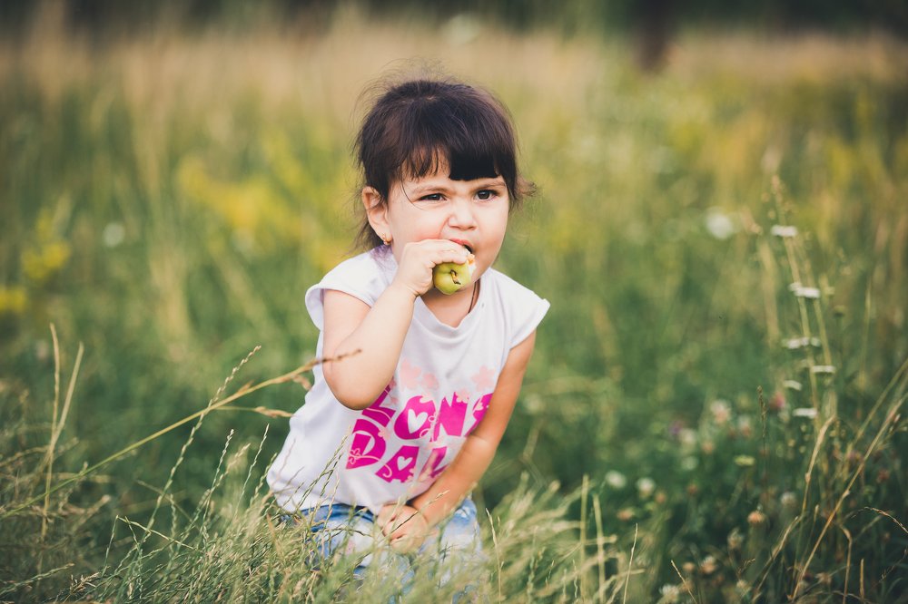 Только яблоко догрызу.. не поделюсь