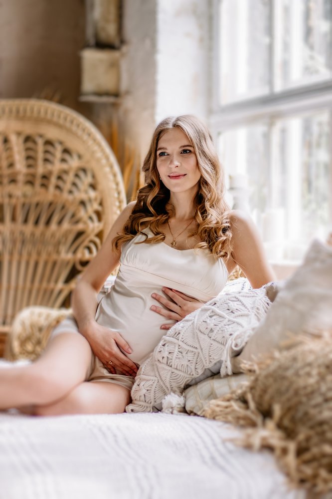 tender image of pregnant