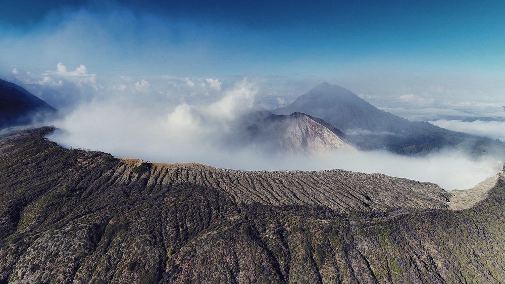 Вулкан Иджен