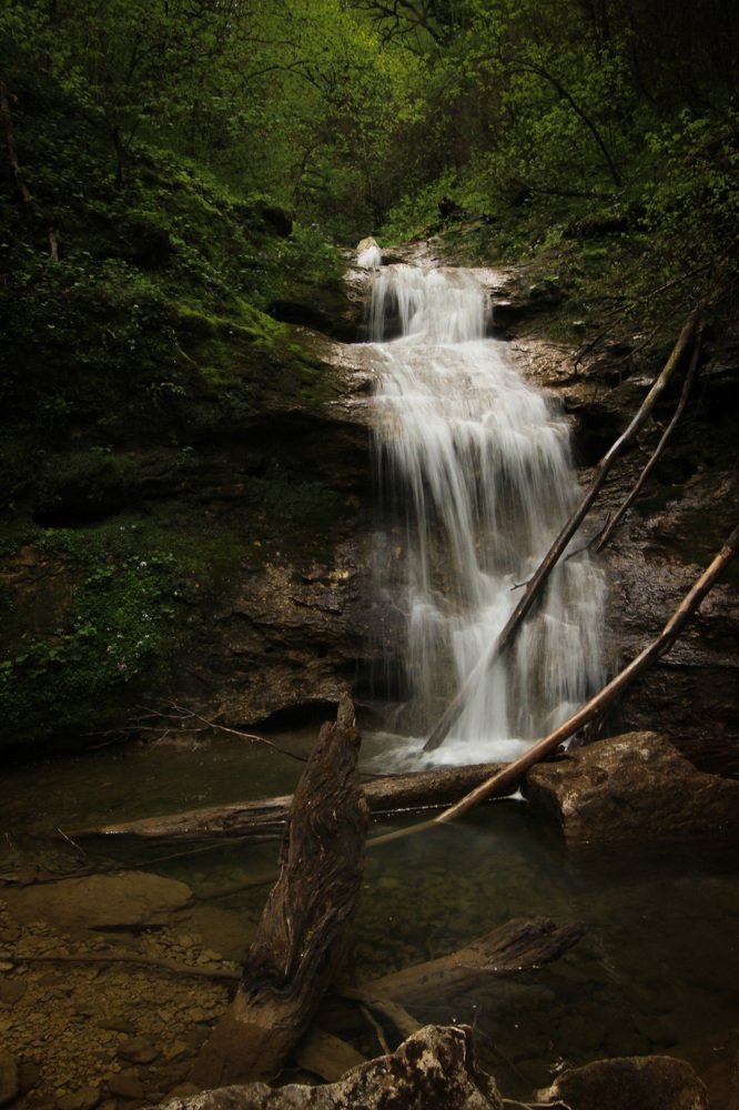 Безымянный водопад.