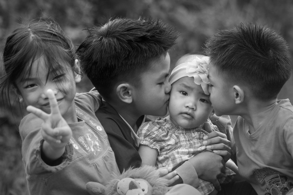 brother and sister love and stay together