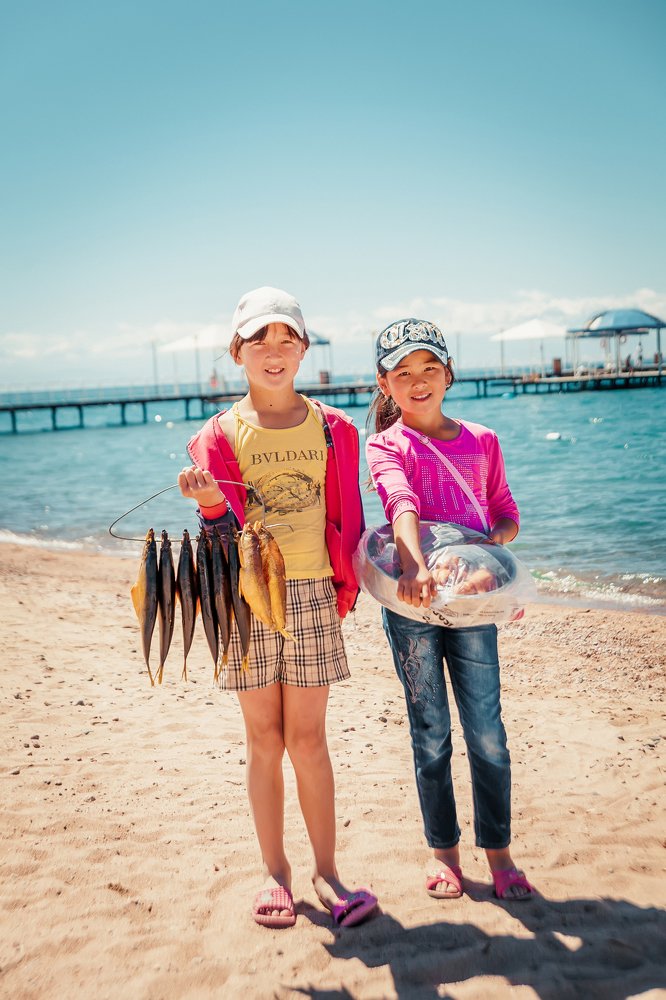 продавцы вяленой рыбы