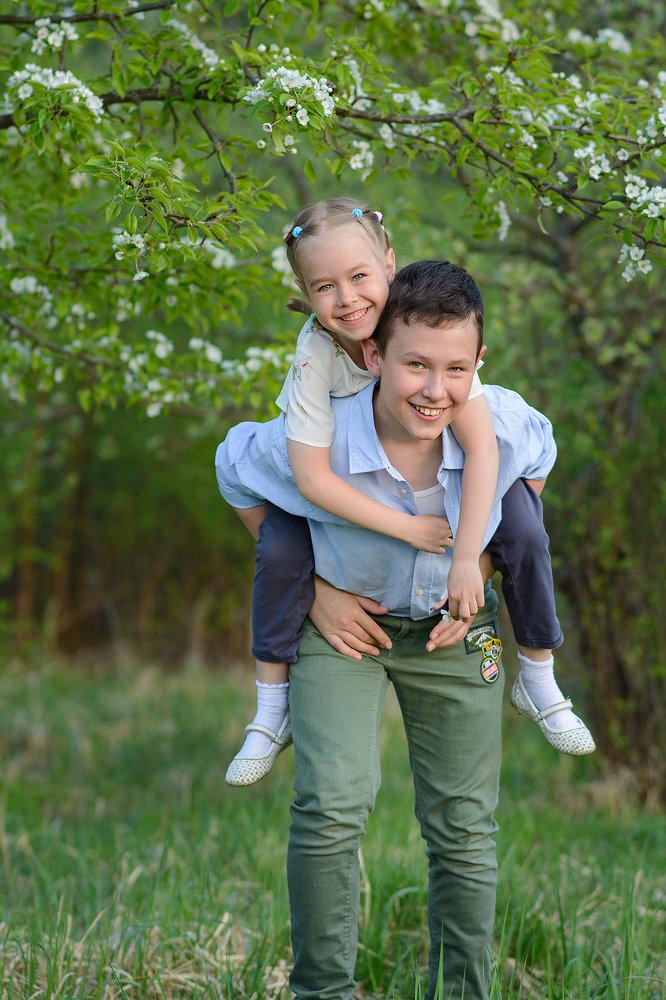 когда брат - надежная опора )))