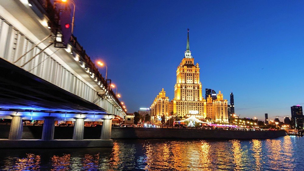 Вечерняя Москва.