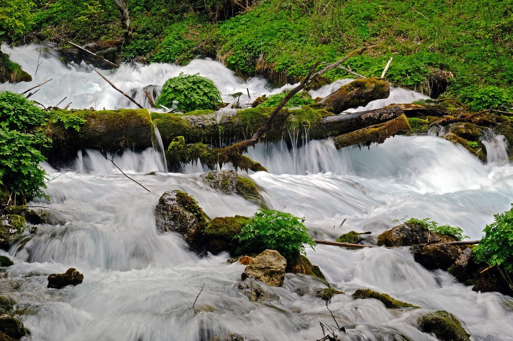 весенний поток