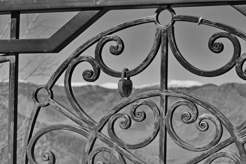 прикован к Алтаю