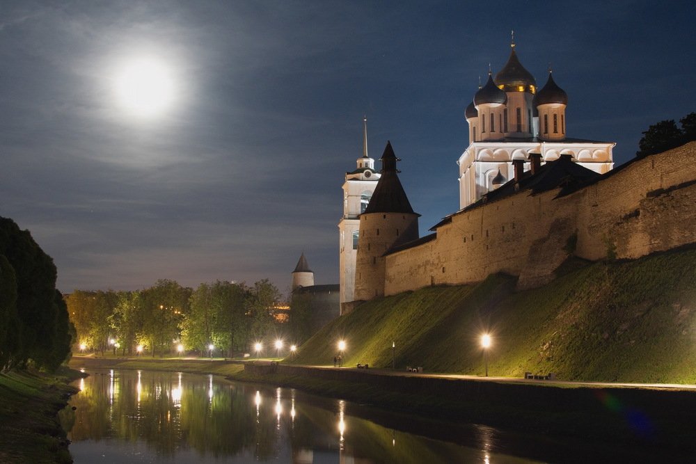 Полночь во Пскове...