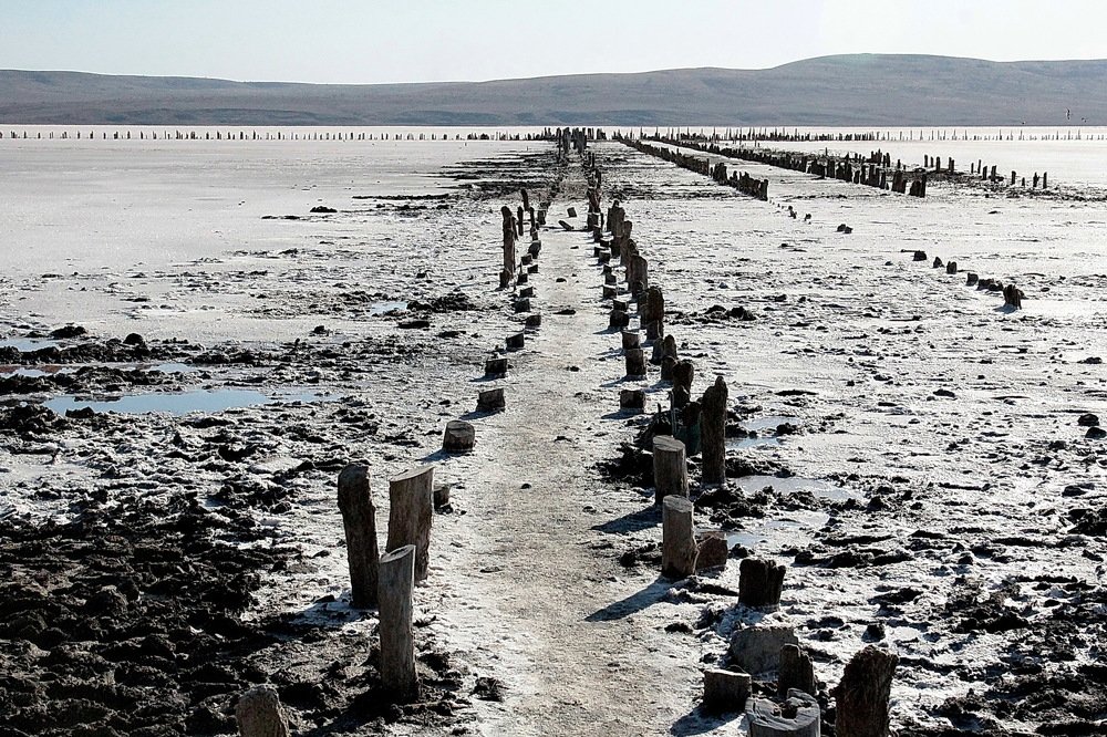 Крым. Окрестности Керчи. Озеро Чокрак.